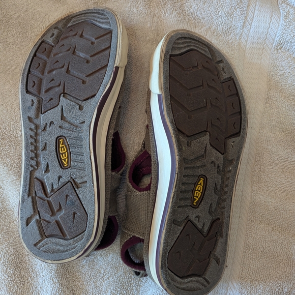 Keen Brown and Tan Sandals - Picture 4 of 5